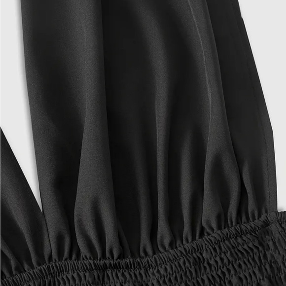 Elegant Black Strapless Dress - Picture 3 of 5